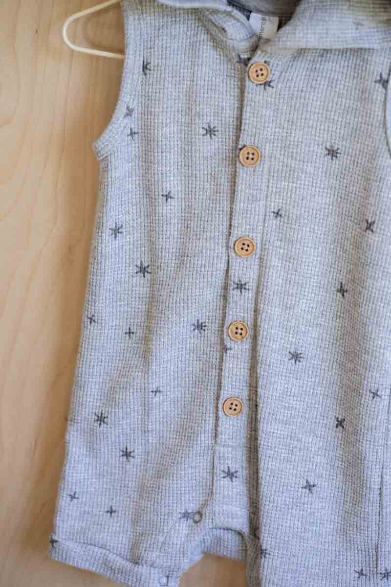 Grey Waffle Stars Hooded Romper: 6-9mos