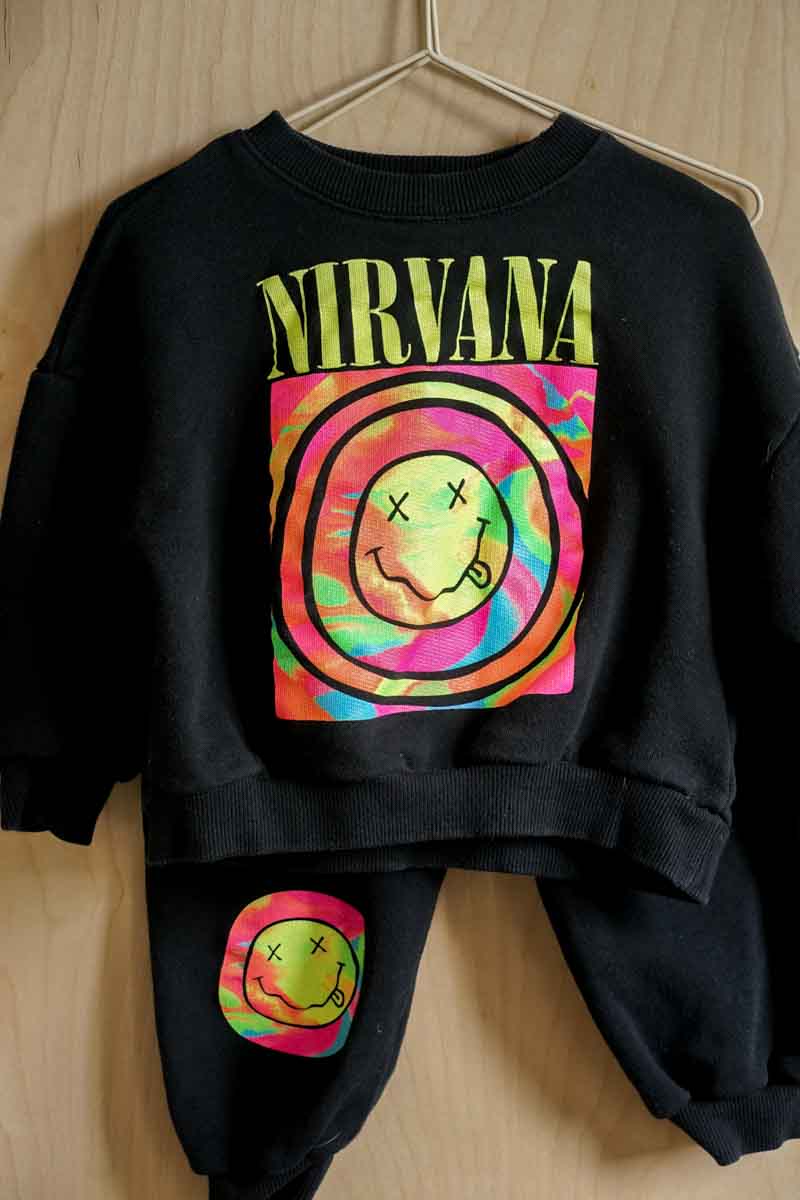 Black Colorful Nirvana Sweater & Pants Set: 3-4T