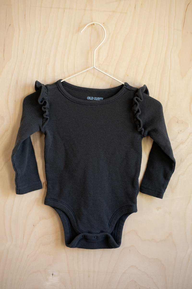 Charcoal Waffle Long Sleeve Bodysuit: 6-12mos