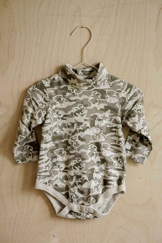 Green Camo Teddy Bear Turtleneck Bodysuit: 3-9mos