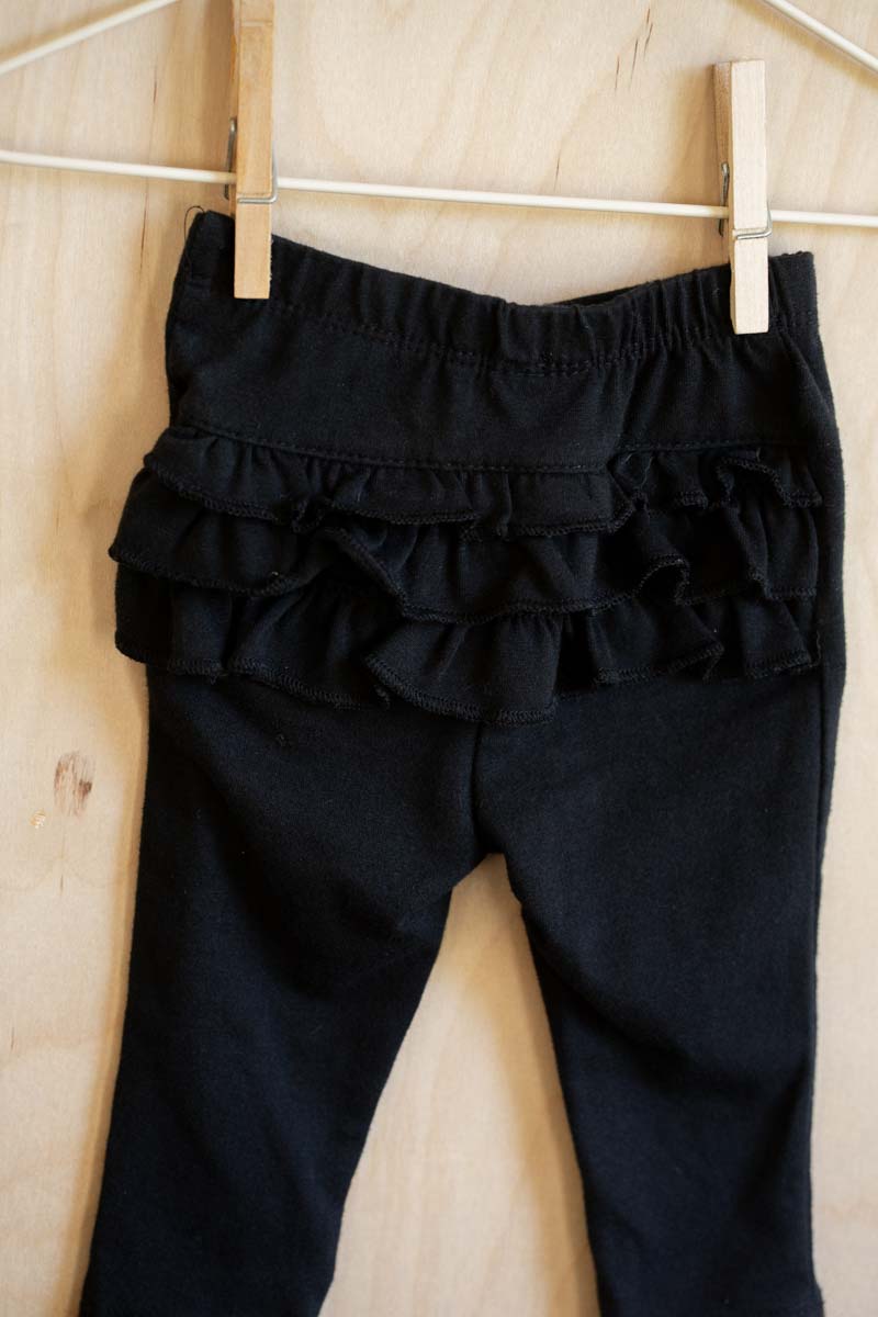 Black Ruffled Leggings: 3-6mos