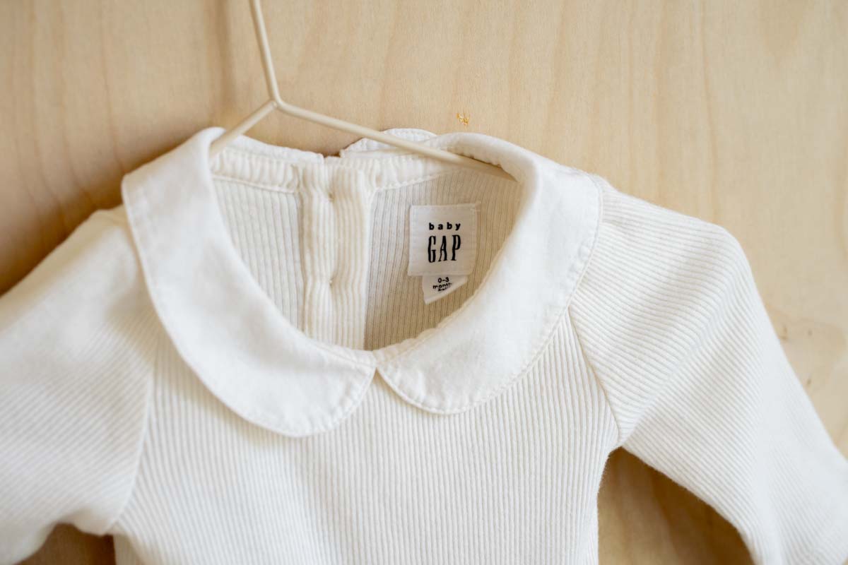 Cream Ribbed Collared Bodysuit: 0-3mos