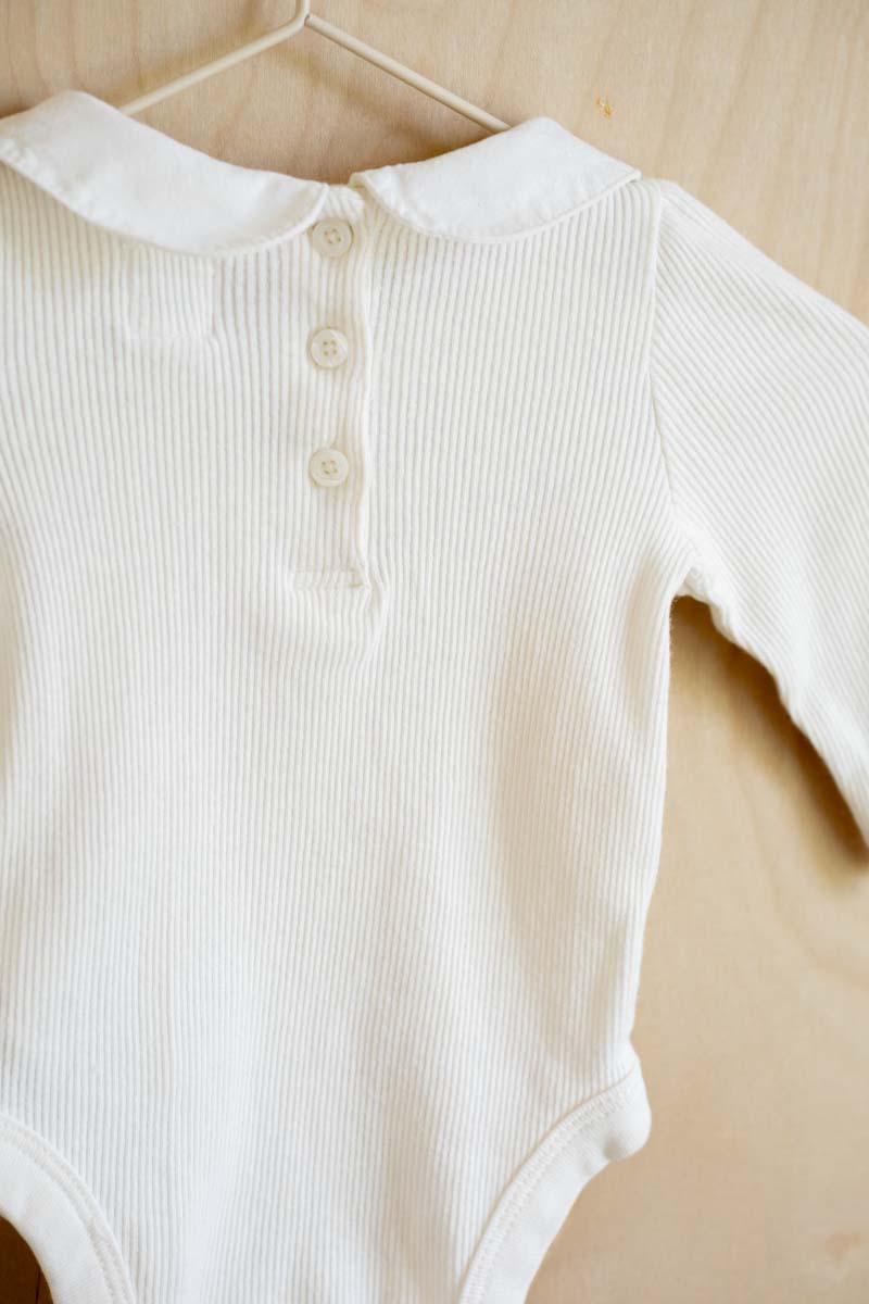 Cream Ribbed Collared Bodysuit: 0-3mos