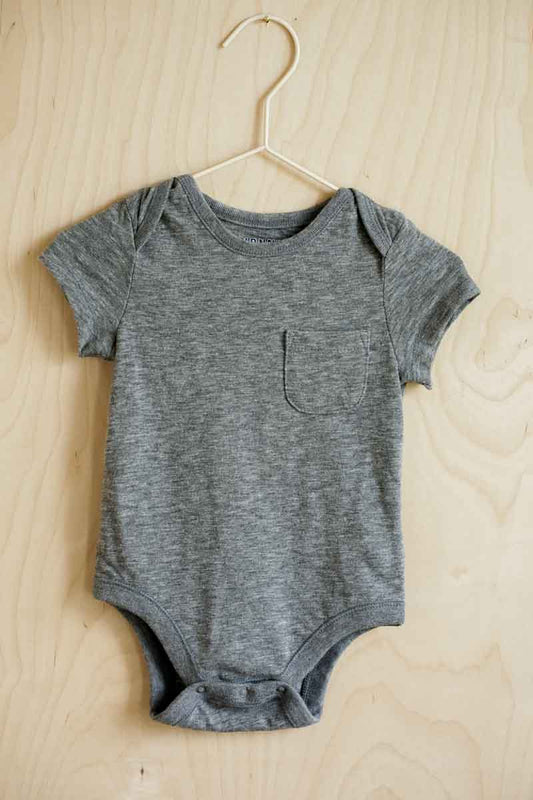 Heather Grey Short Sleeve Bodysuit: 6-12mos