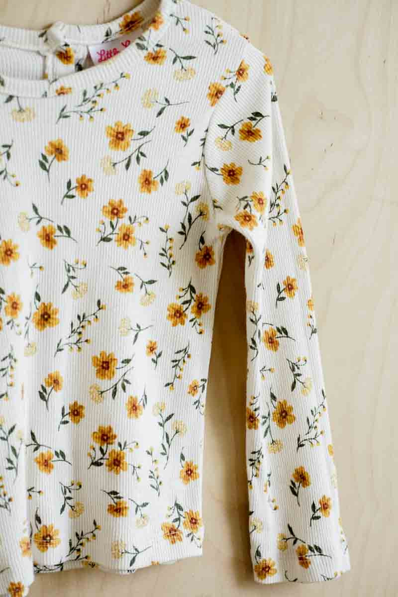 Cream Ribbed Floral Blouse: 4T