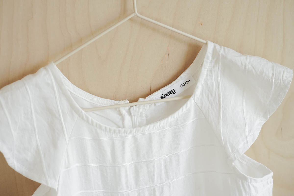 White Flowy Short Sleeve Dress: 5T