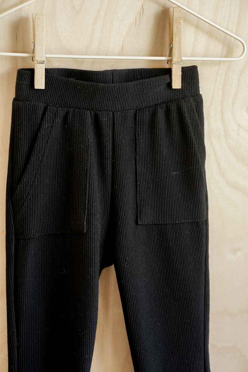 Black Ribbed Flare Leg Stretchy Leggings: 3-4T